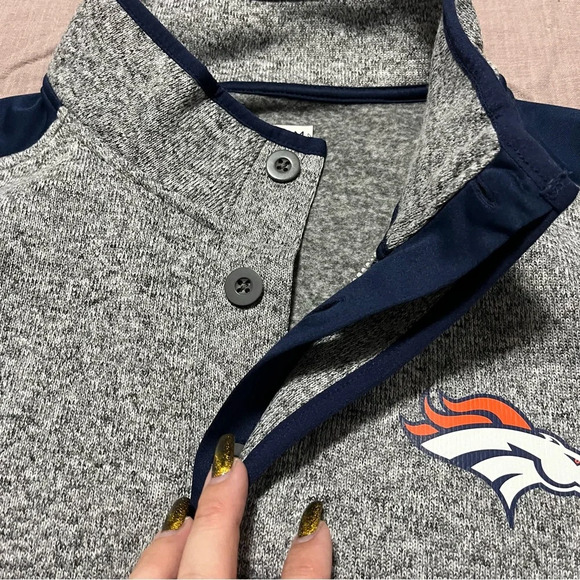 Denver Broncos NFL Team Apparel Men Size Large Pullover Sweatshirt Like New - Picture 4 of 7